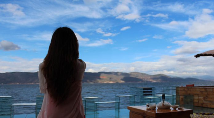 Mẹ Rồng của ‘Game of Thrones’ gợi cảm trên tạp chí